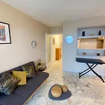 06ay - With Seafront Terrace Daire *