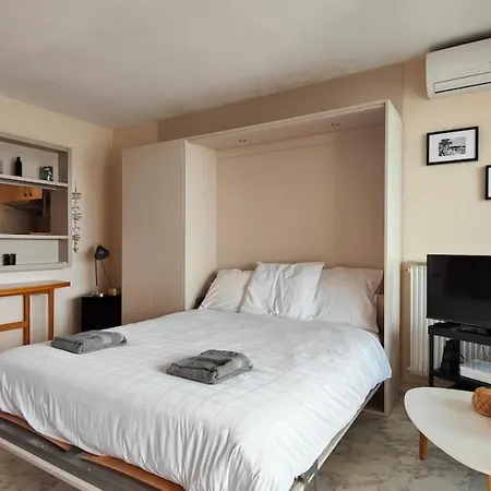 06ay - With Seafront Terrace Antibes