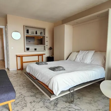 06ay - With Seafront Terrace Apartment Antibes