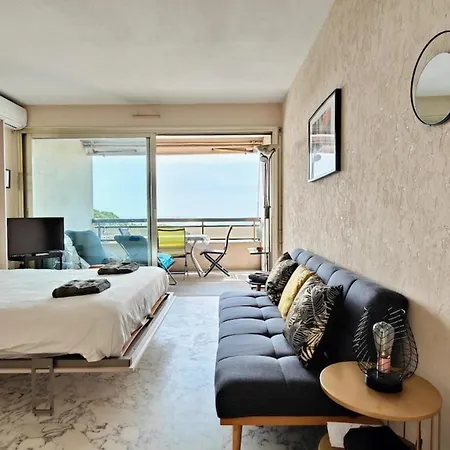 Apartment 06ay - With Seafront Terrace