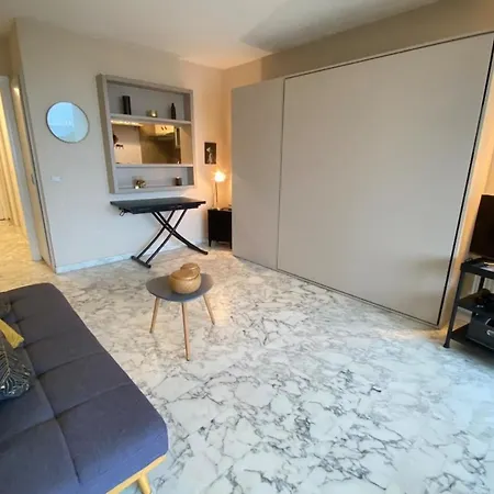 Apartment 06ay - With Seafront Terrace *