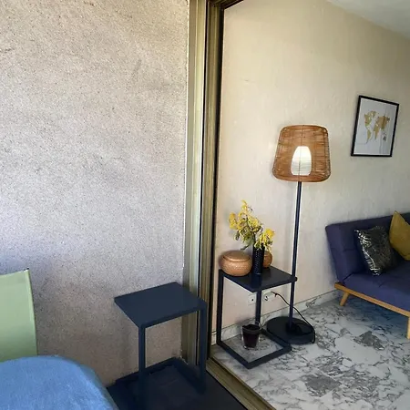 06ay - With Seafront Terrace *