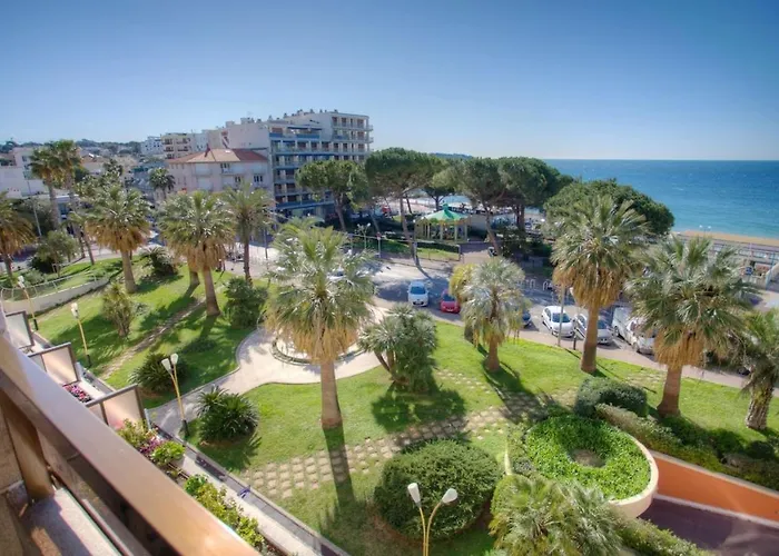 Apartment 06ay - With Seafront Terrace *