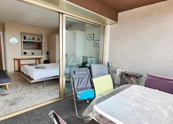 06ay - With Seafront Terrace