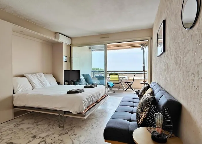 06ay - With Seafront Terrace Apartment Antibes