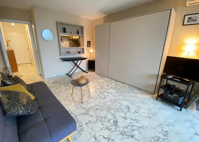 Apartment 06ay - With Seafront Terrace *