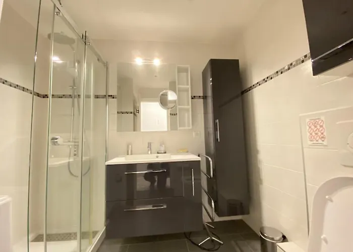 06ay - With Seafront Terrace * Antibes