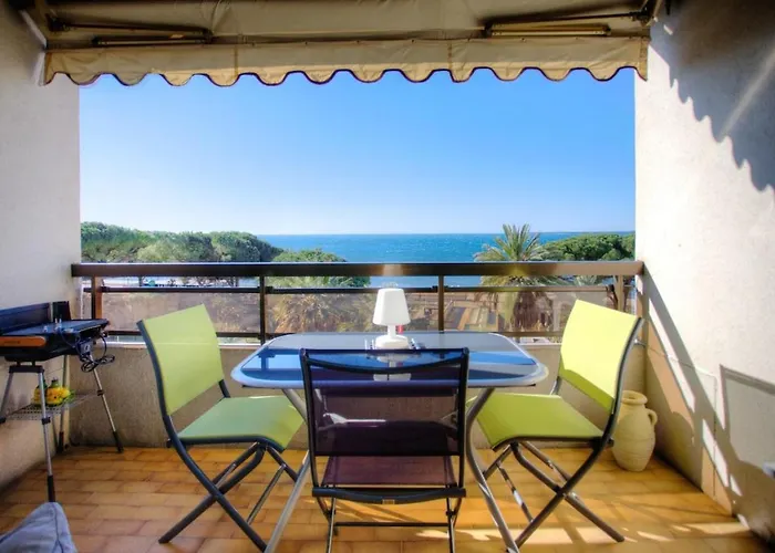 06ay - With Seafront Terrace