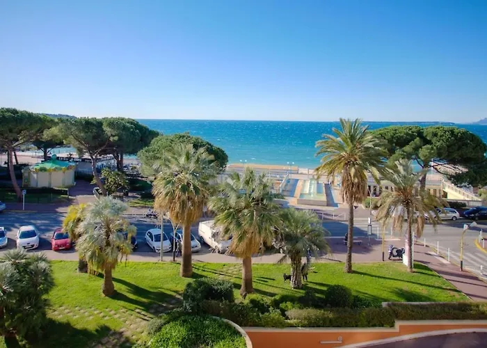 Apartment 06ay - With Seafront Terrace