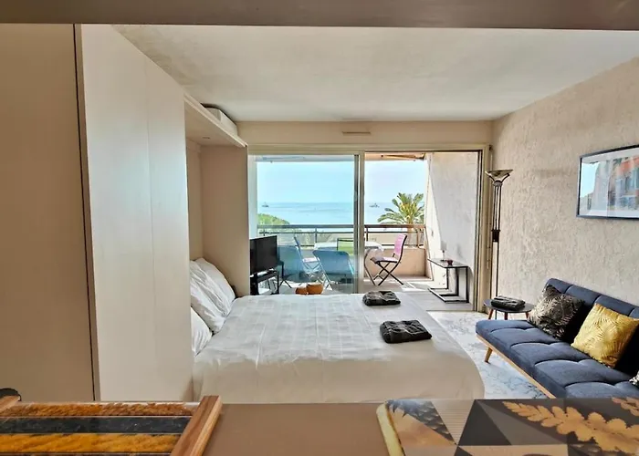 Apartment 06ay - With Seafront Terrace *