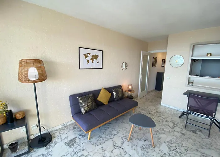 06ay - With Seafront Terrace Apartment